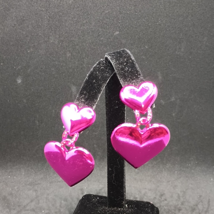 Vibrant Pink Heart Earrings 20$